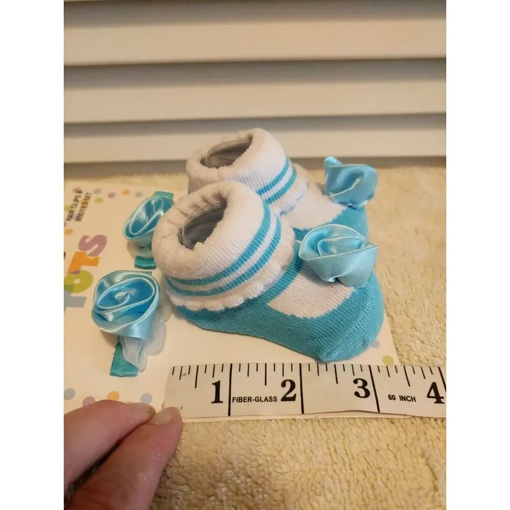 Wee Tots Newborn Blue and White Hair Clips And Booties Socks Pair Set NWT